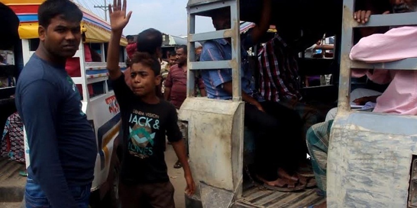 bald-man-with-shades_212762398