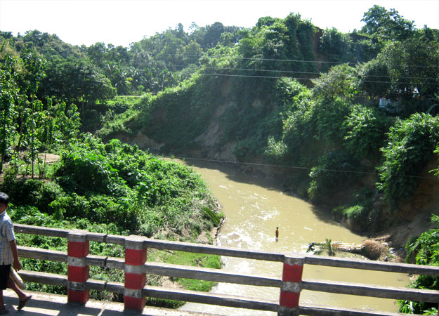 Lau-Chapra-পাহাড়ের আঙ্গিনায় রাতের নিরবতা।