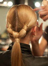 Double-Knot-Ponytail
