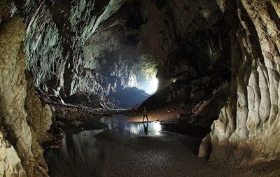 explorers_uncover_an_entire_world_inside_a_cave_12