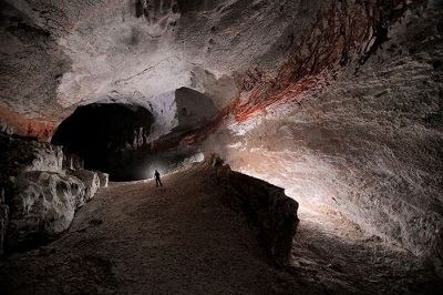 explorers_uncover_an_entire_world_inside_a_cave_14